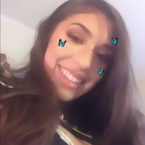 Meet your Posher, Chloe